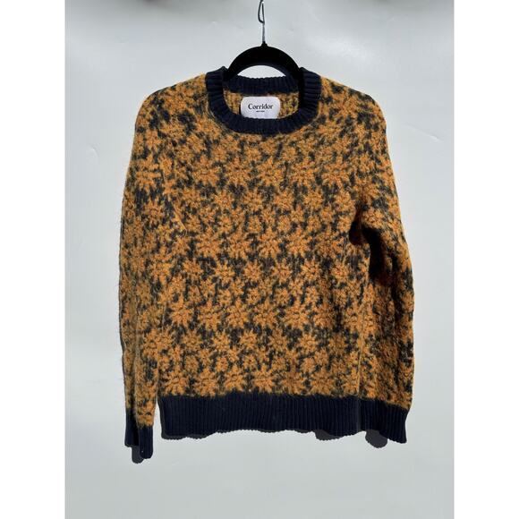 Men's Navy and Gold Patterned Sweater - Picture 2 of 13
